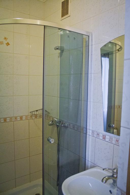 Motel Ivano-Frankivsk Habitación foto