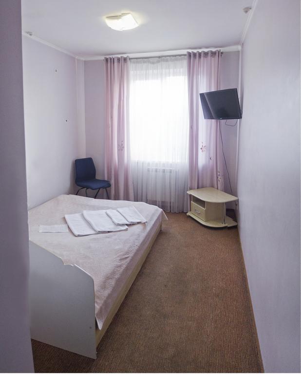 Motel Ivano-Frankivsk Habitación foto
