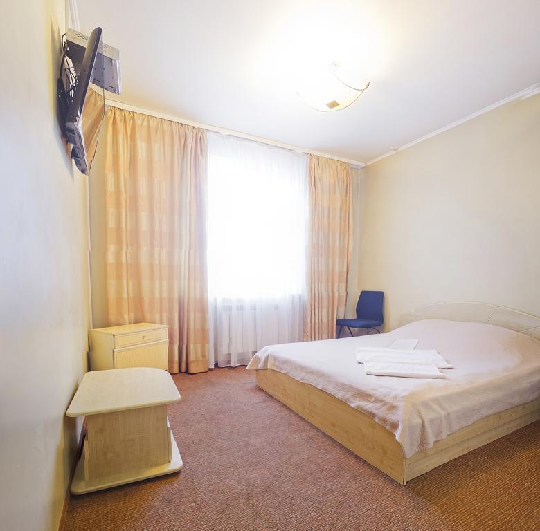 Motel Ivano-Frankivsk Habitación foto